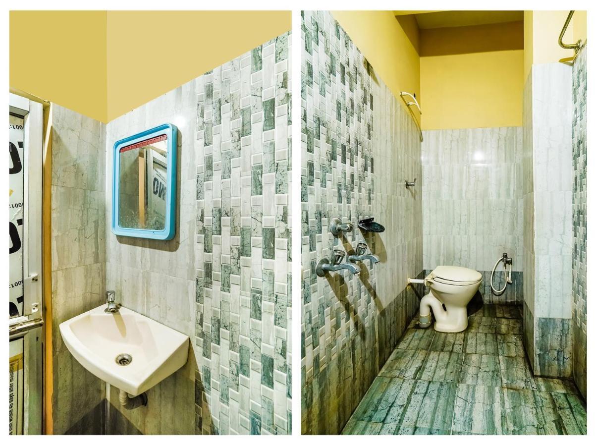 Oyo 84039 Tirumala Grand Rajahmundry Ngoại thất bức ảnh