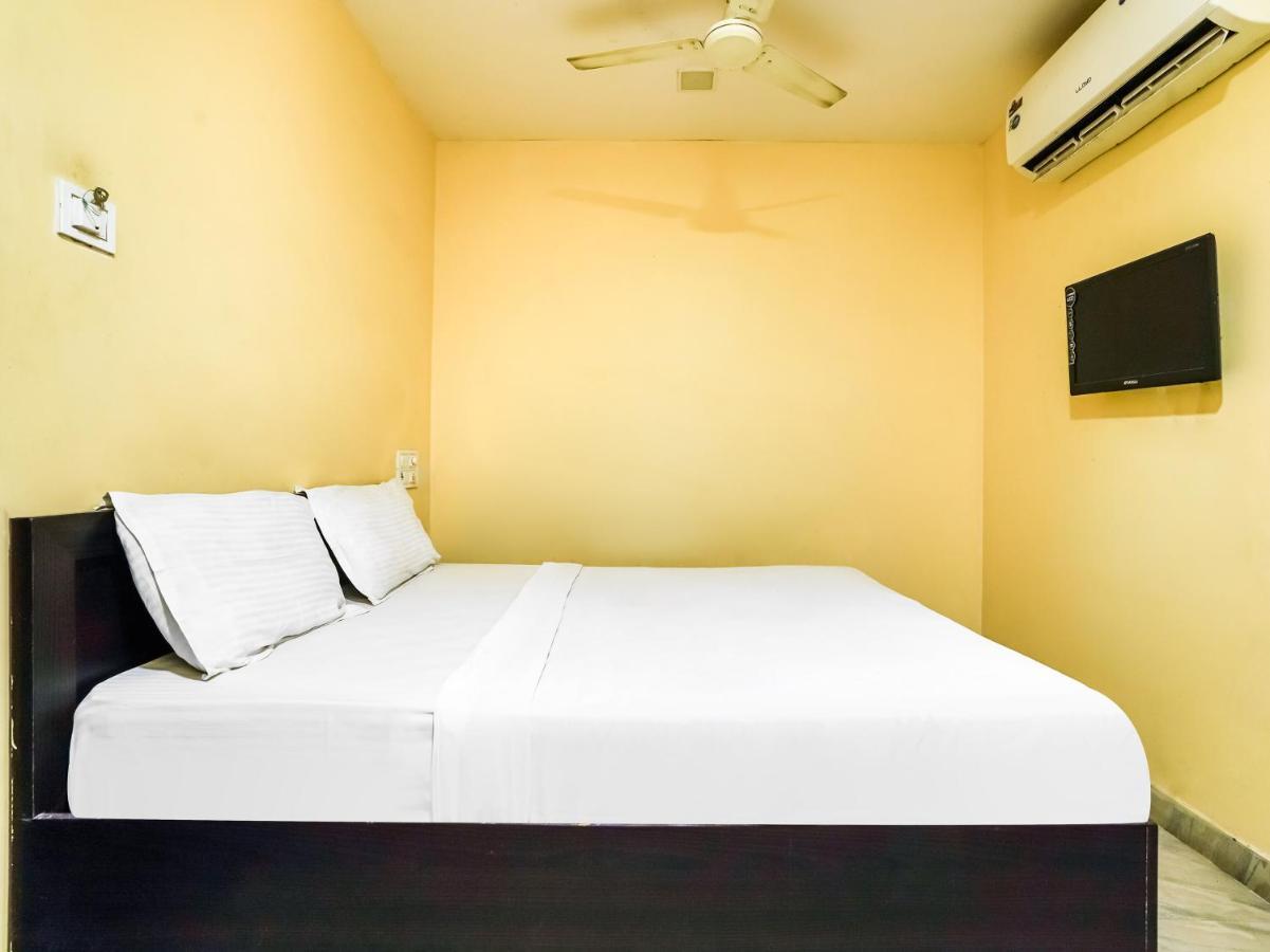 Oyo 84039 Tirumala Grand Rajahmundry Ngoại thất bức ảnh